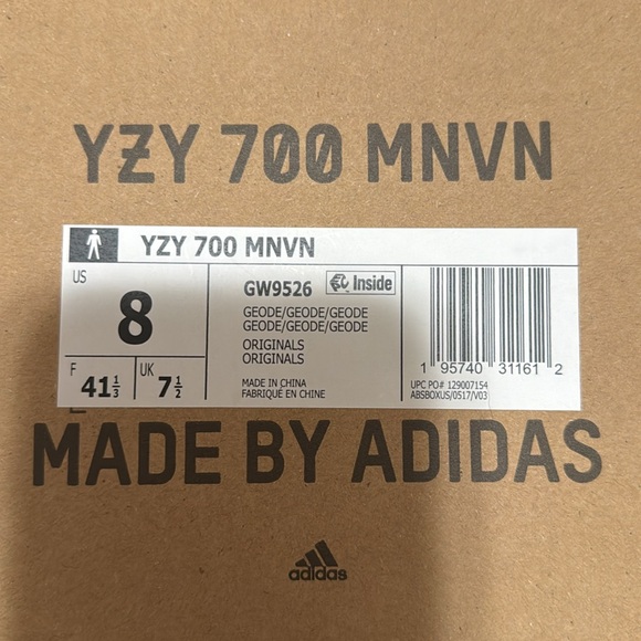 Yzy 700 - Picture 6 of 6